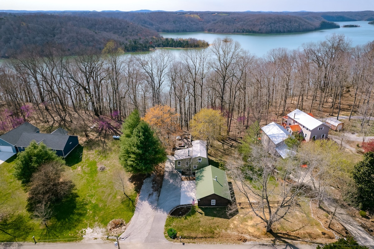 Cottage w/ boat parking, 2.7mi to free boat launch