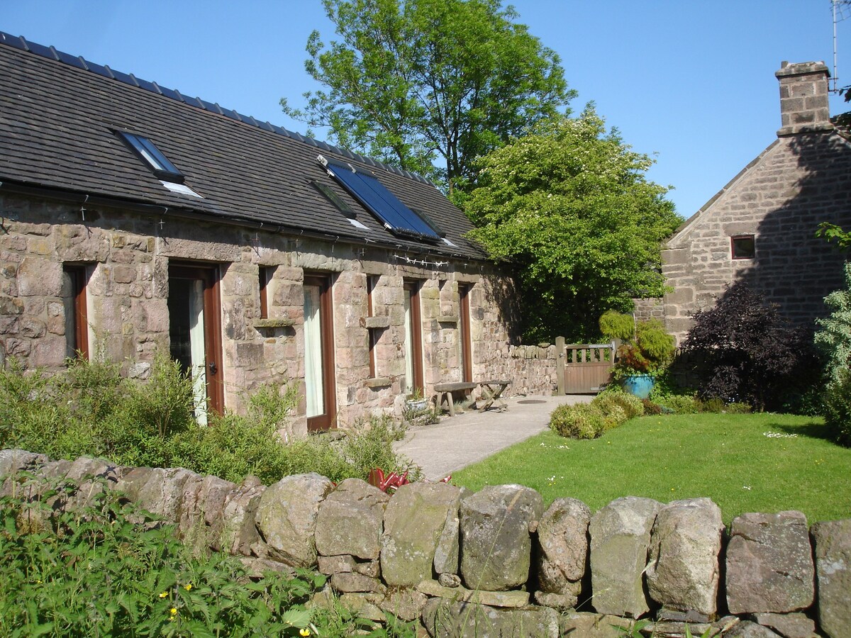 Kath 's Barn 
at Adders Green Farm