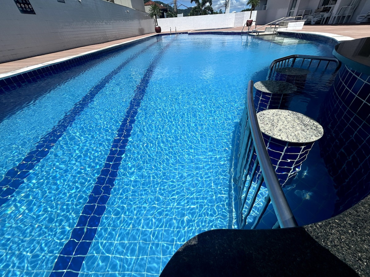 Bertioga, clube completo com piscina aquecida