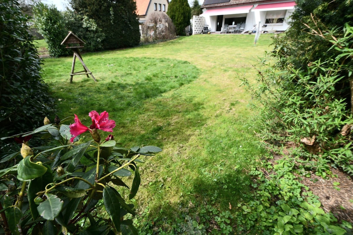 Wohnung, Terasse, großer Garten!