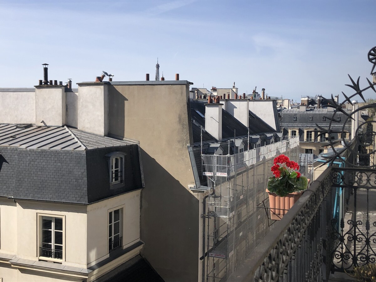 带阳台的套房，位于奥赛博物馆（ Musée d 'Orsay ）