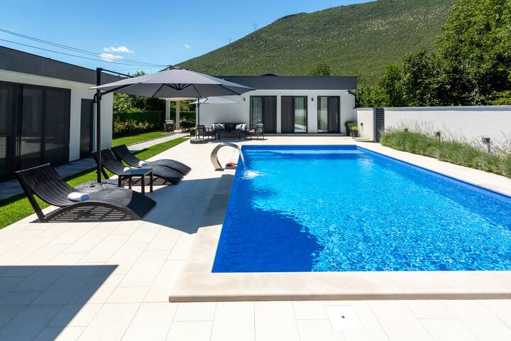 Hit Booker Travel Agency managed Airbnb listing 3