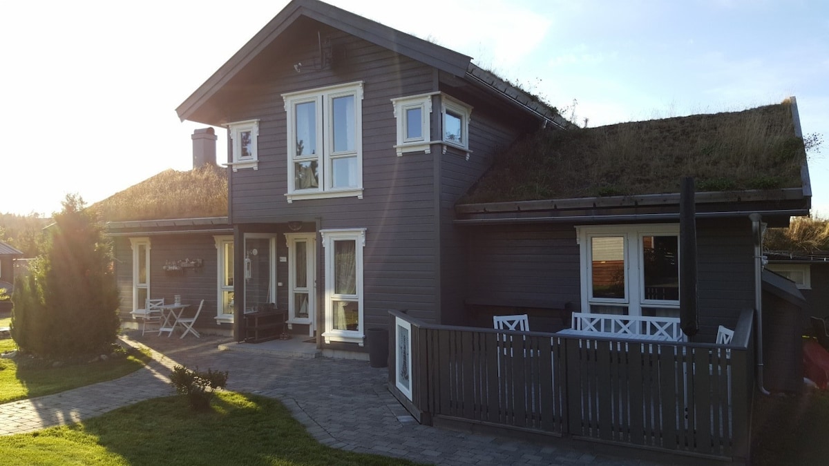 Risør的绝佳小木屋，靠近湖泊和淡水