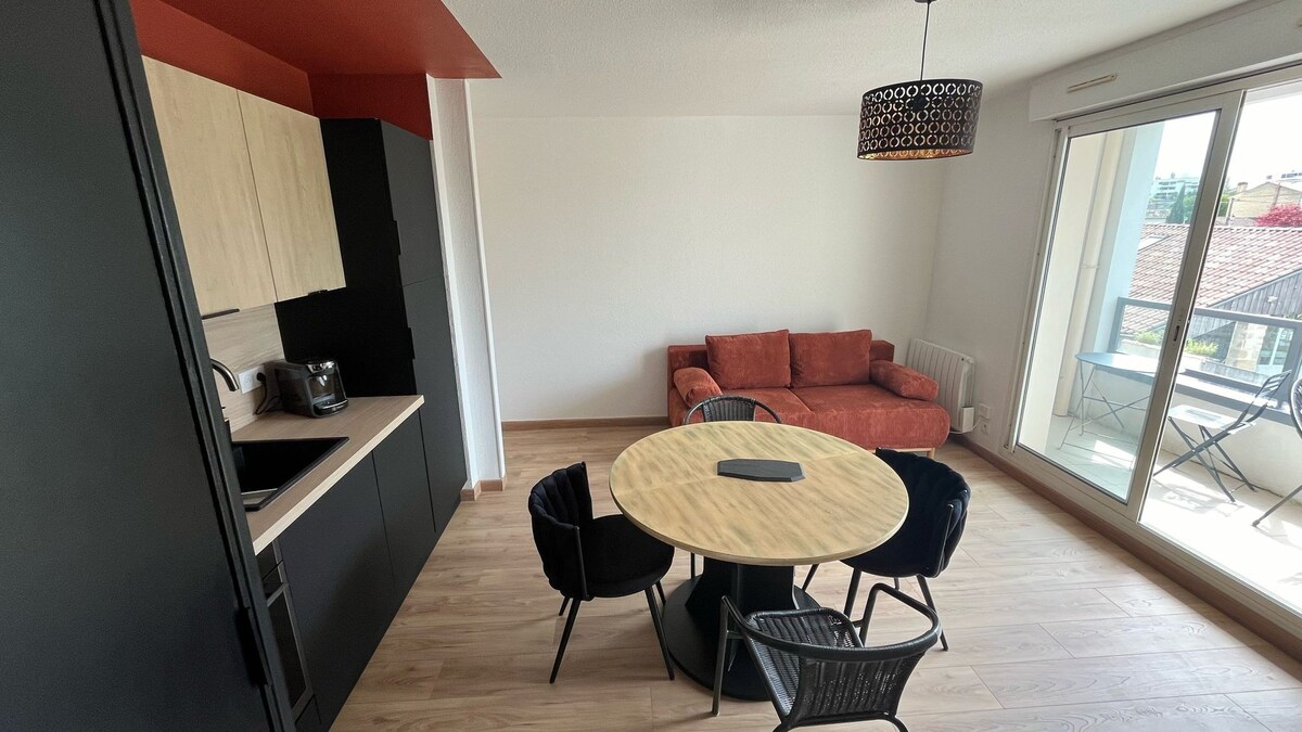 Appartement T2 rénové - Port Boinot/Quai Métayer