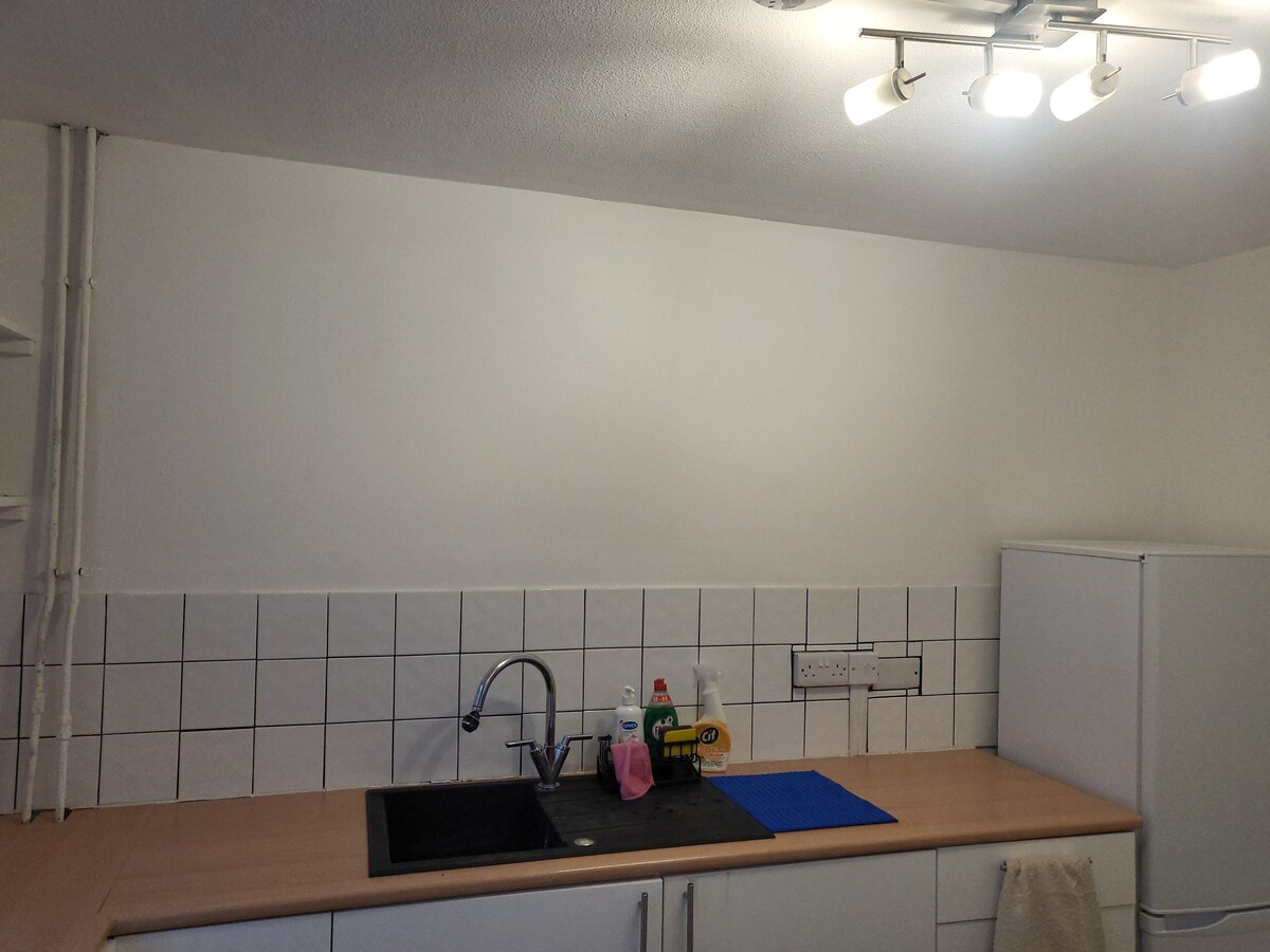 Double bedroom |Central Luton |University |Airport