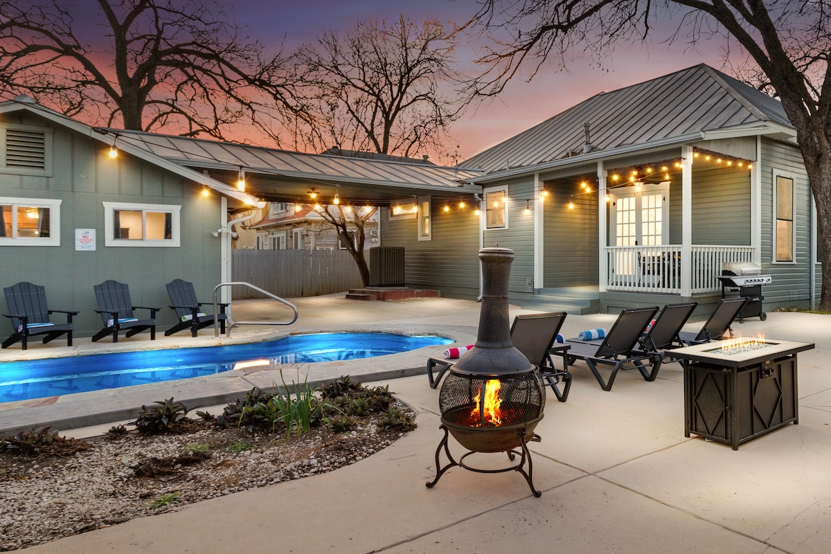 Southtown Charm: Pool, King Beds, Arcade & Casita!