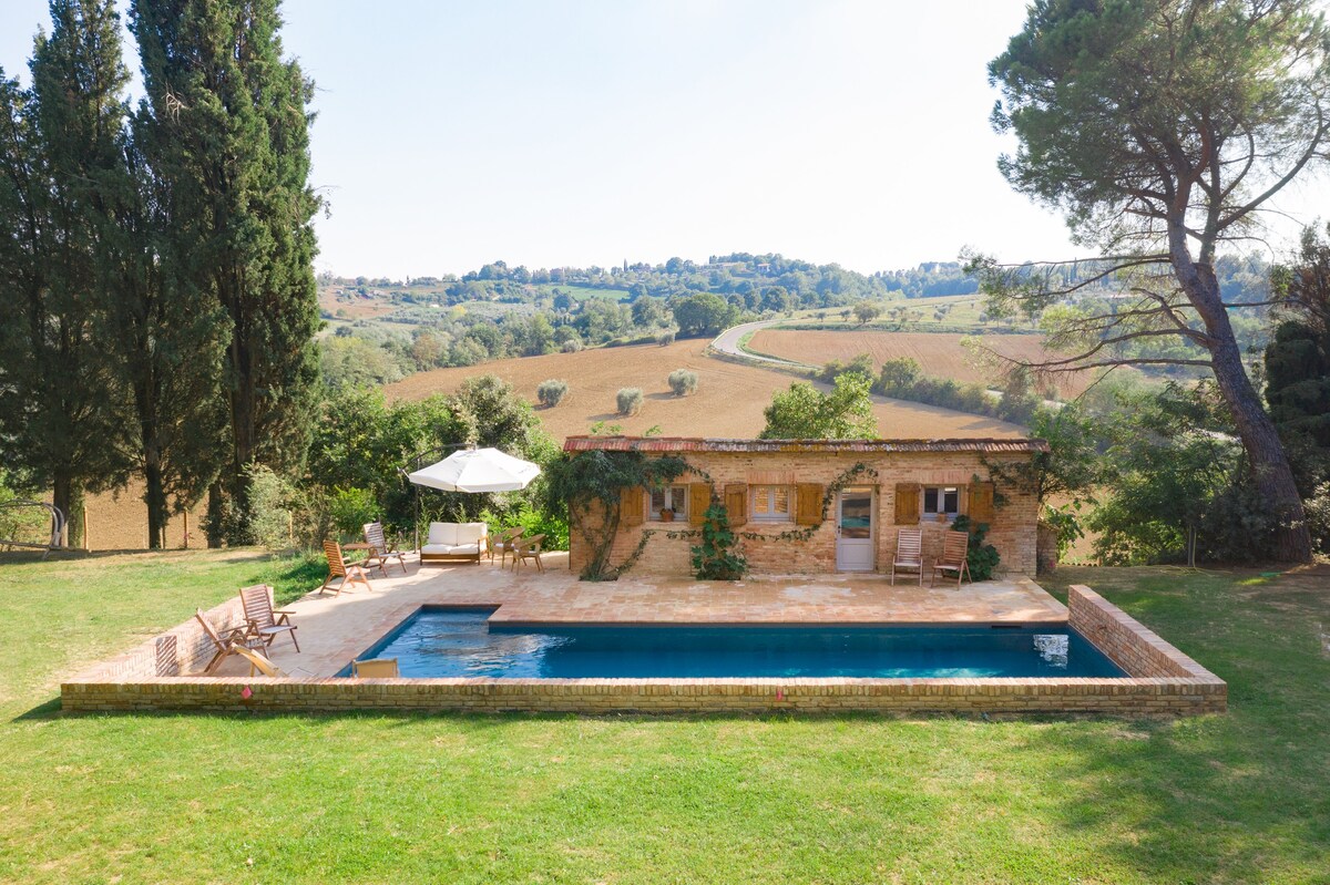 Casale il Rondò-stunning Italian villa with pool