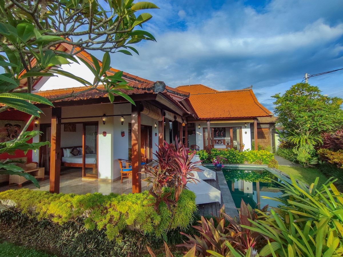 Private Villa in Ubud, Peaceful Rice Field View