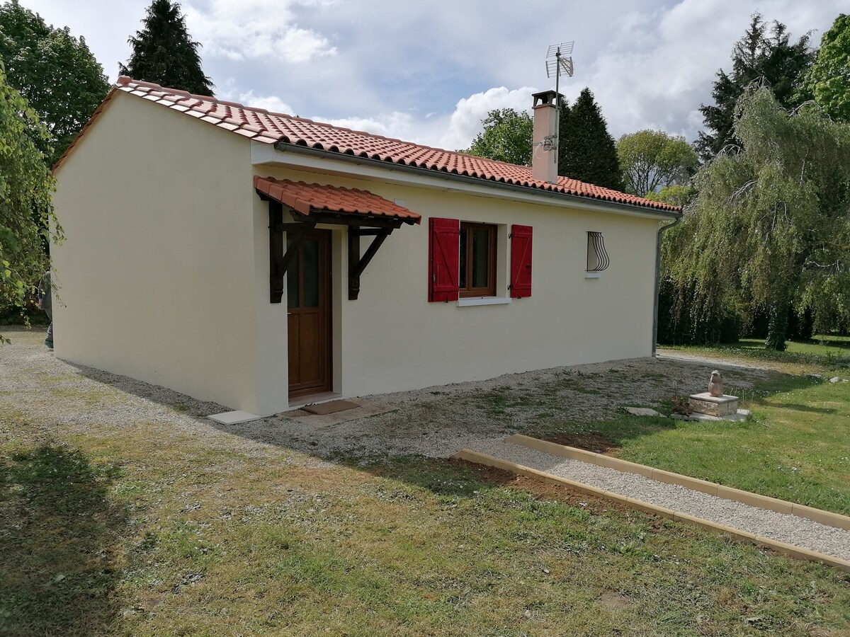 Newly refurbished detached 2 Bed holiday gite