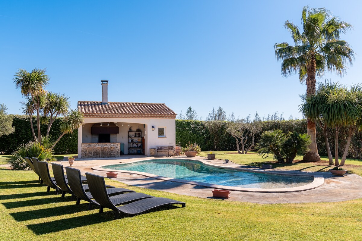 Oasis - Sublime villa with private pool and garden