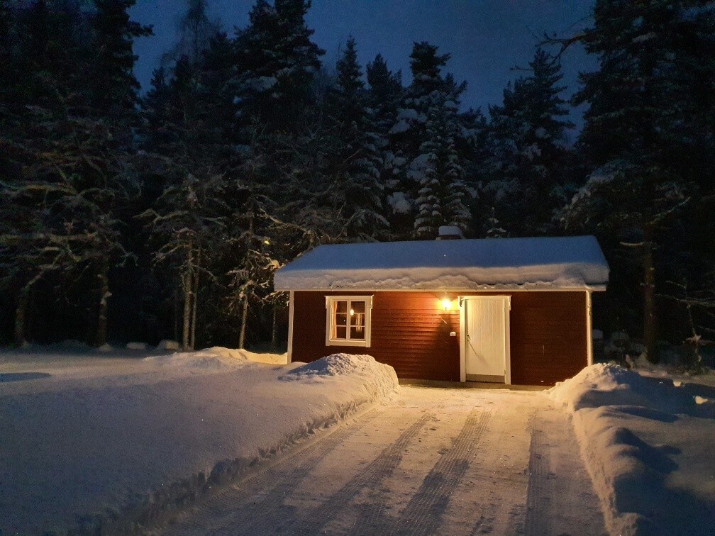 靠近Kågeälven的舒适小房子。