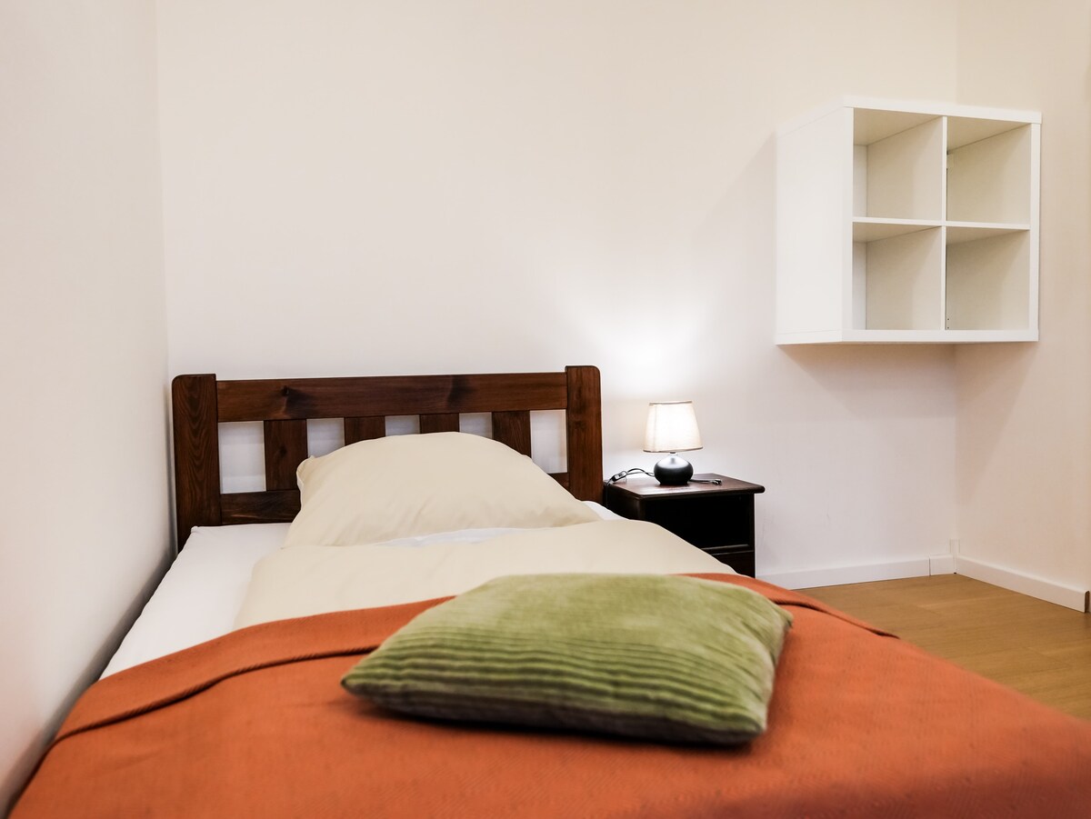 EasySuites | 2 Rooms | 24/7 Check-in |