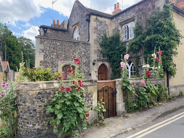 3 bedroom Victorian cottage on Thames Path