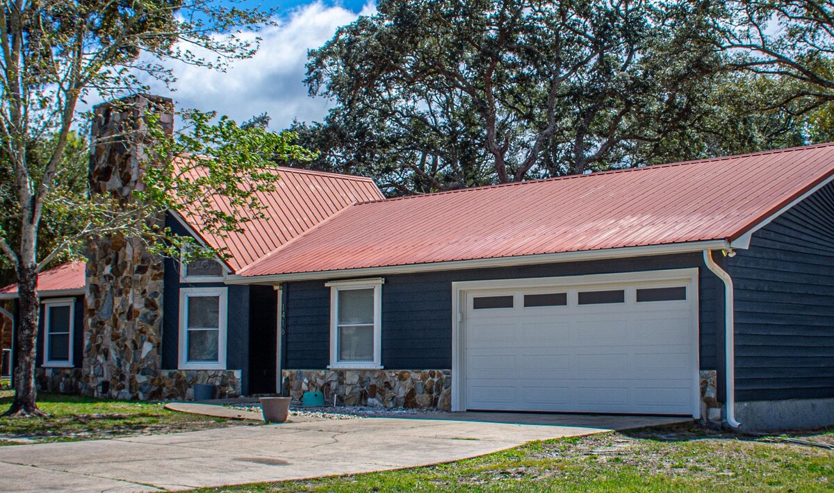 Pet-Friendly Family Home in Niceville