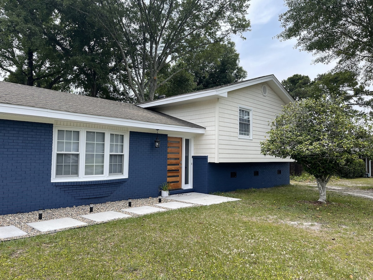 Purple Door Home - 3BR Magical Coastal Retreat!