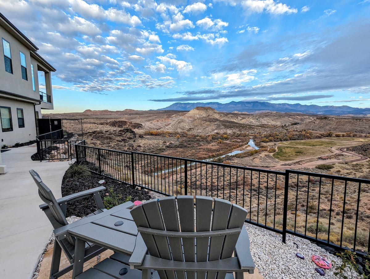 *Cliff Edge Casita! w/River, Views - Roadrunner