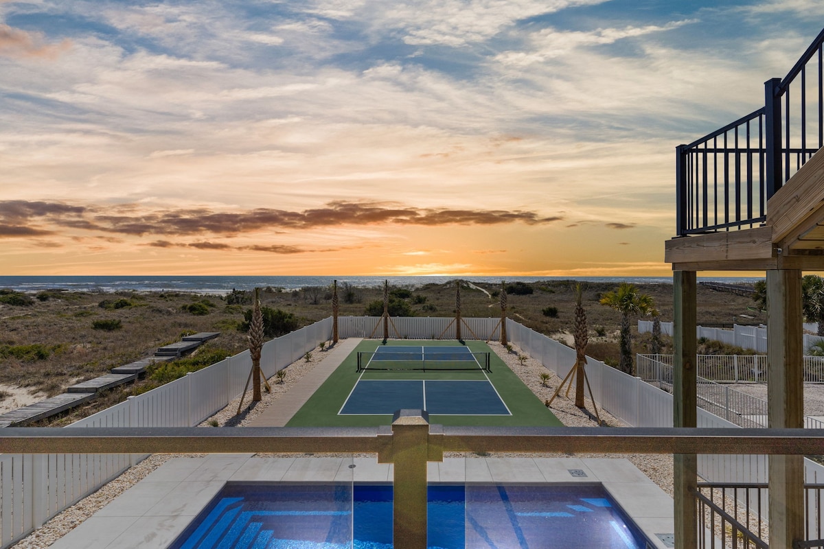 NEW! Oceanfront, Pool, Pickleball, Tiki Bar & More