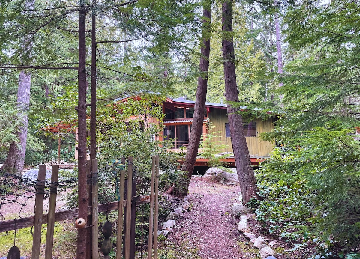 Huckleberry Hideaway on Savary Island