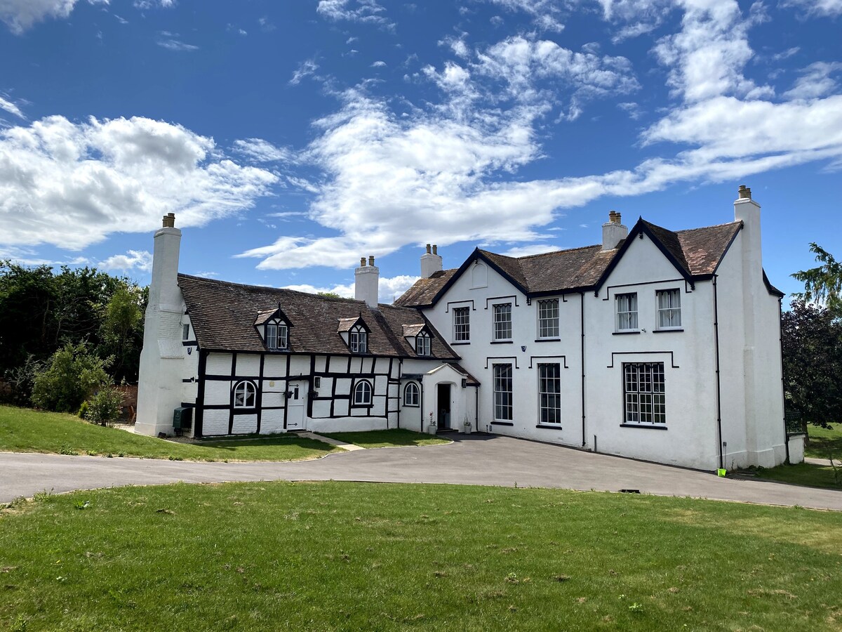 科茨沃尔德切尔滕纳姆（ Cotswold Cheltenham ） ，配备热水