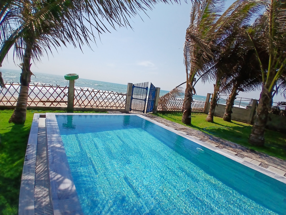 Coconut Garden Beachfront Villa Phan Thiet