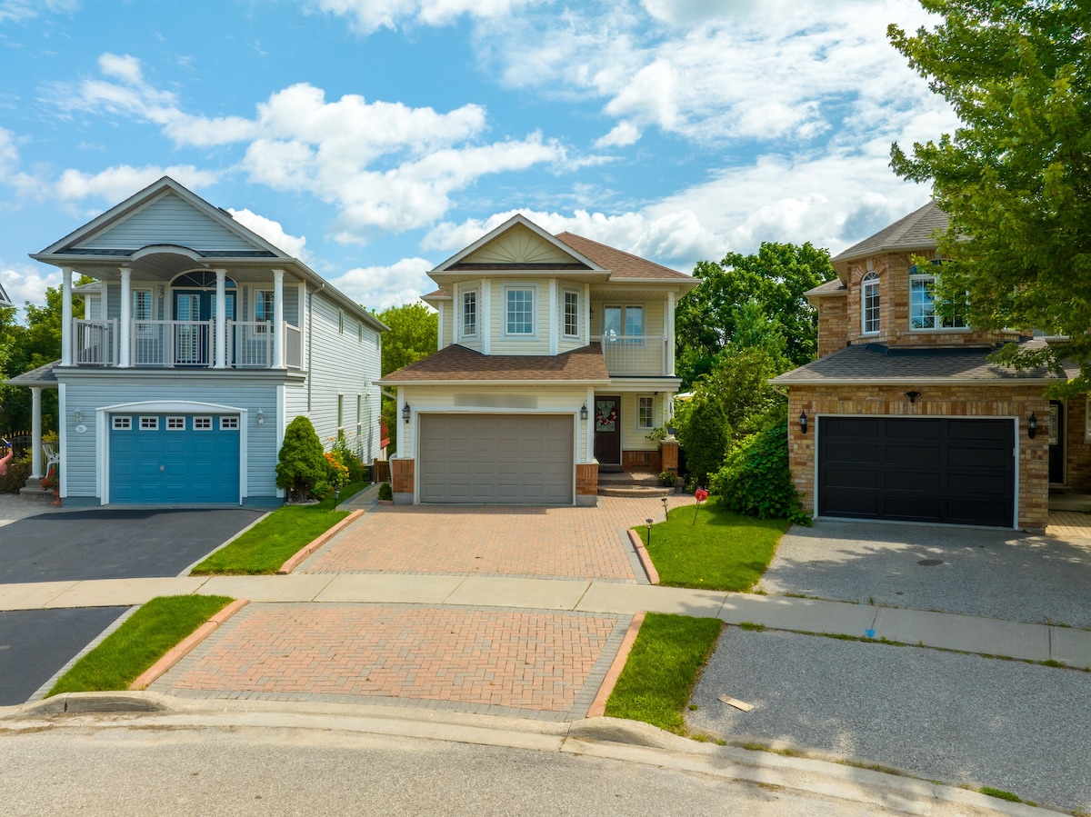 Duplex Home On a Luxurious Ravine Lot