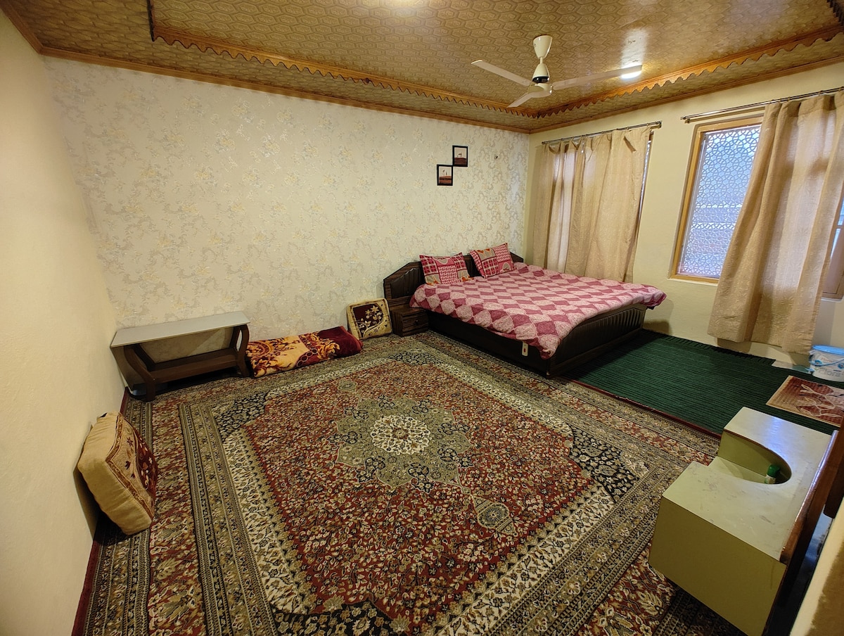 2 bhk apartment in Srinagar