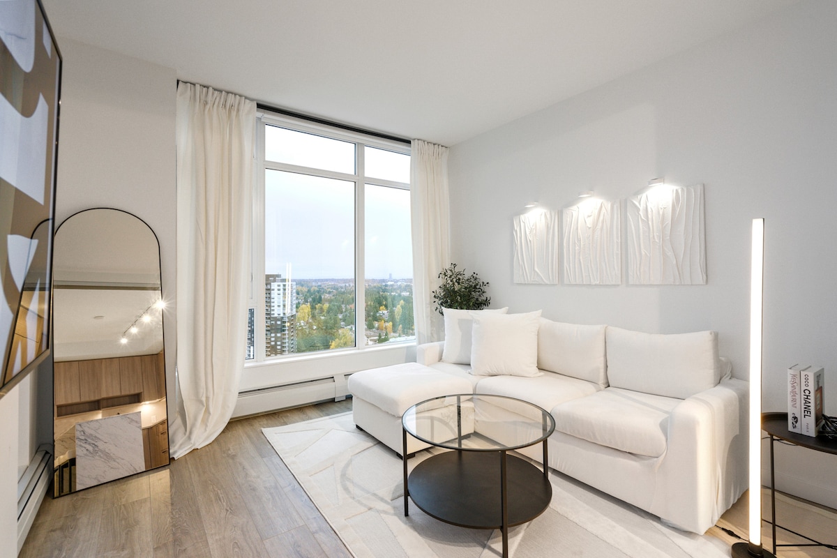 Sky Suite 2 BR in Central City | Rooftop Terrace