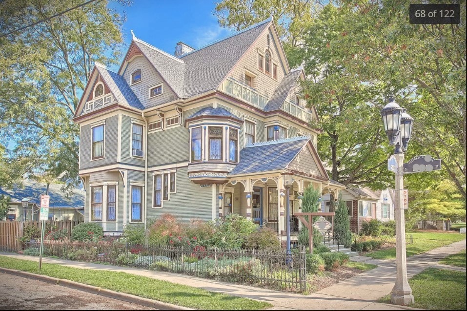 Charming Historic Victorian Home-Central Location