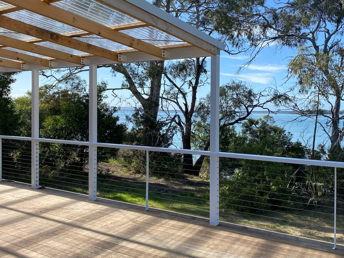 Beach Front Retreat - private path to the beach