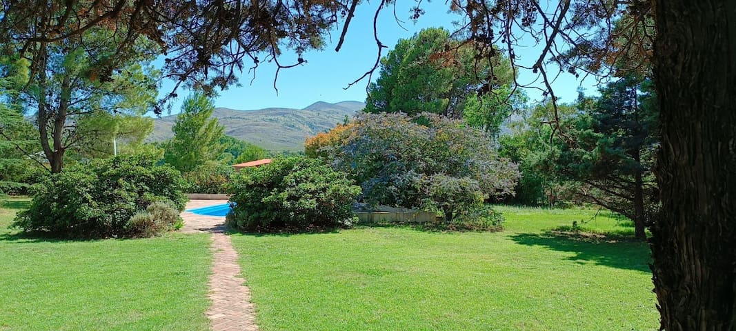 Villa Serrana La Gruta的民宿