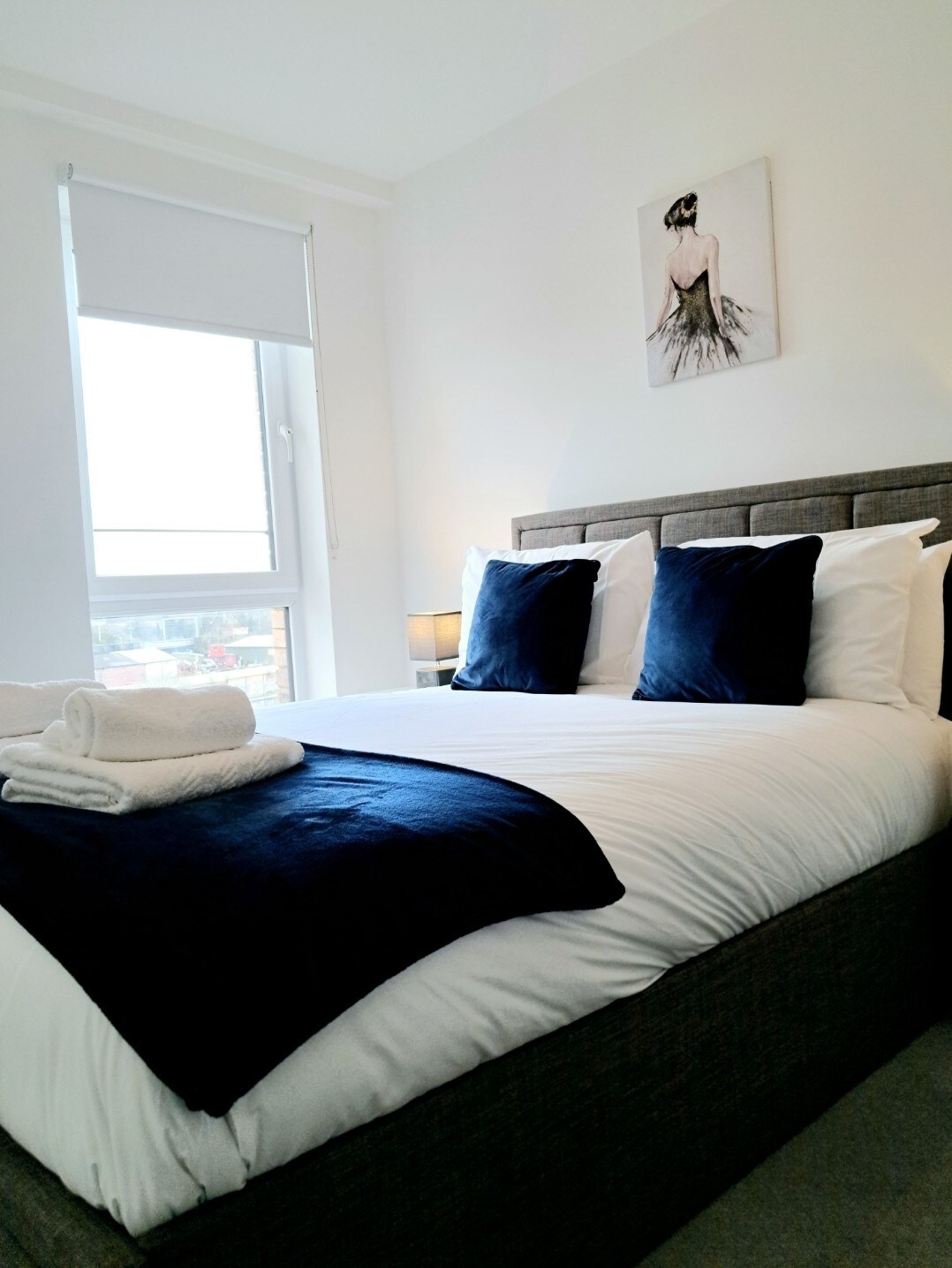 Luxurious Waterfront Salford Manchester Apartment