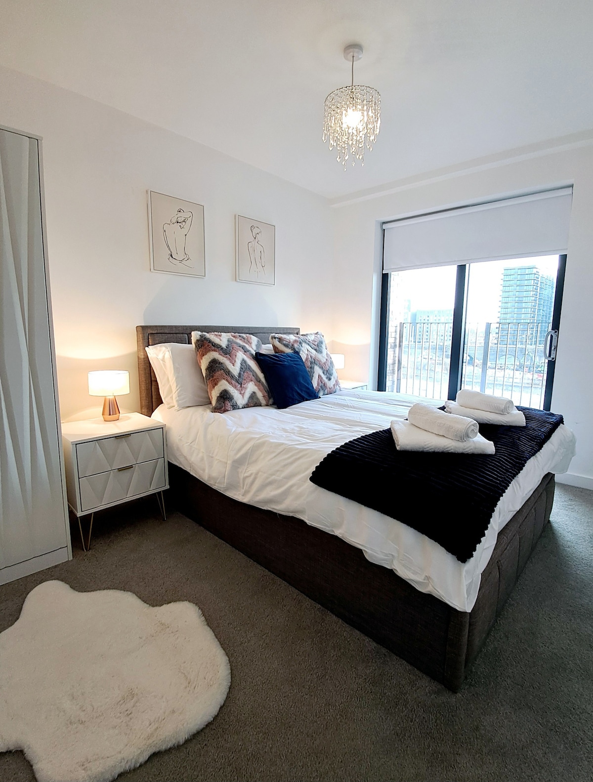 Luxurious Waterfront Salford Manchester Apartment