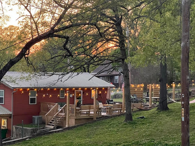 Downtown Cotter Retreat - Gorgeous Outdoor Space!