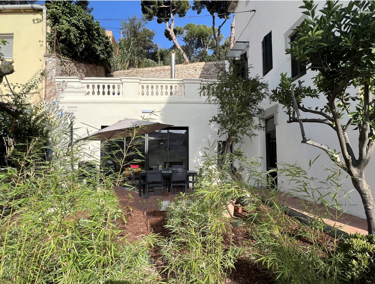 Park Guell House with Jacuzzi