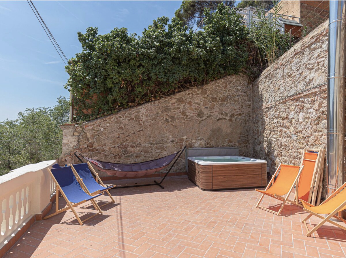 Park Guell House with Jacuzzi