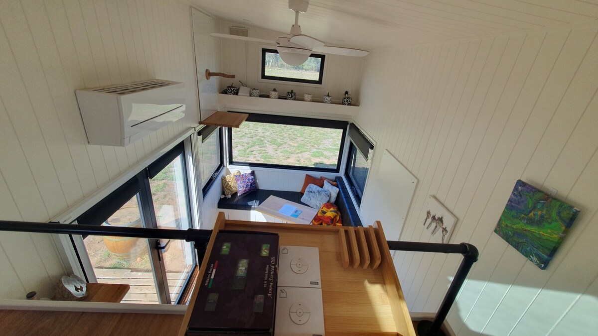 'Tinylicious' Custom Offgrid Tiny with a View