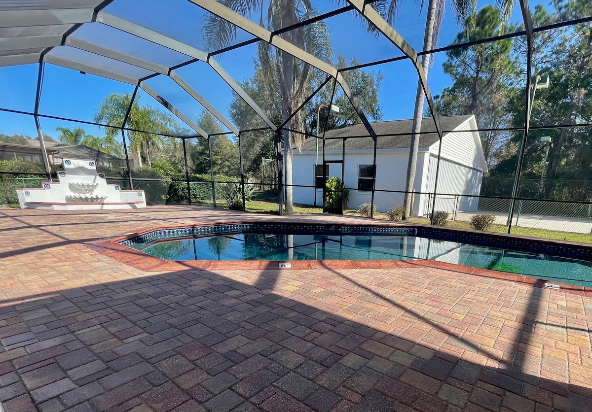 Airpark,Heated Pool,GameRm,Grill
MiniMansion
Gated