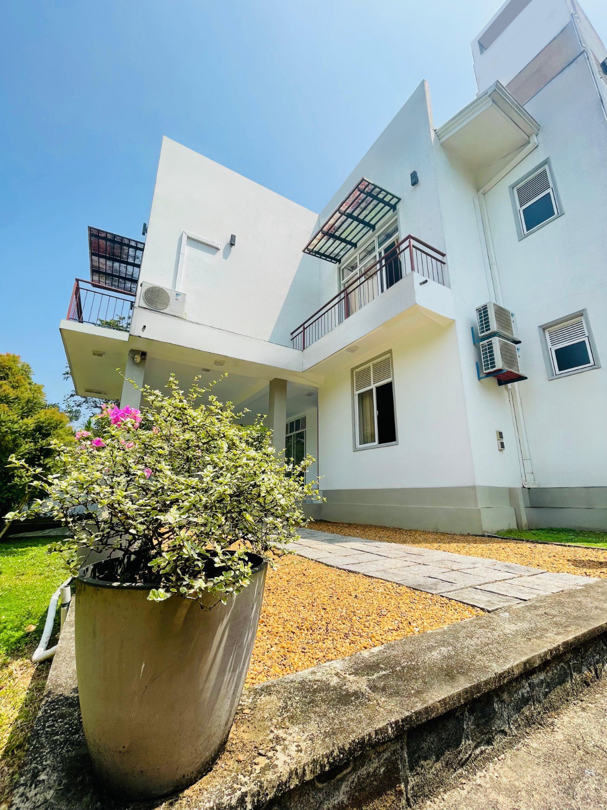 Lake Front View, Randina Villa.