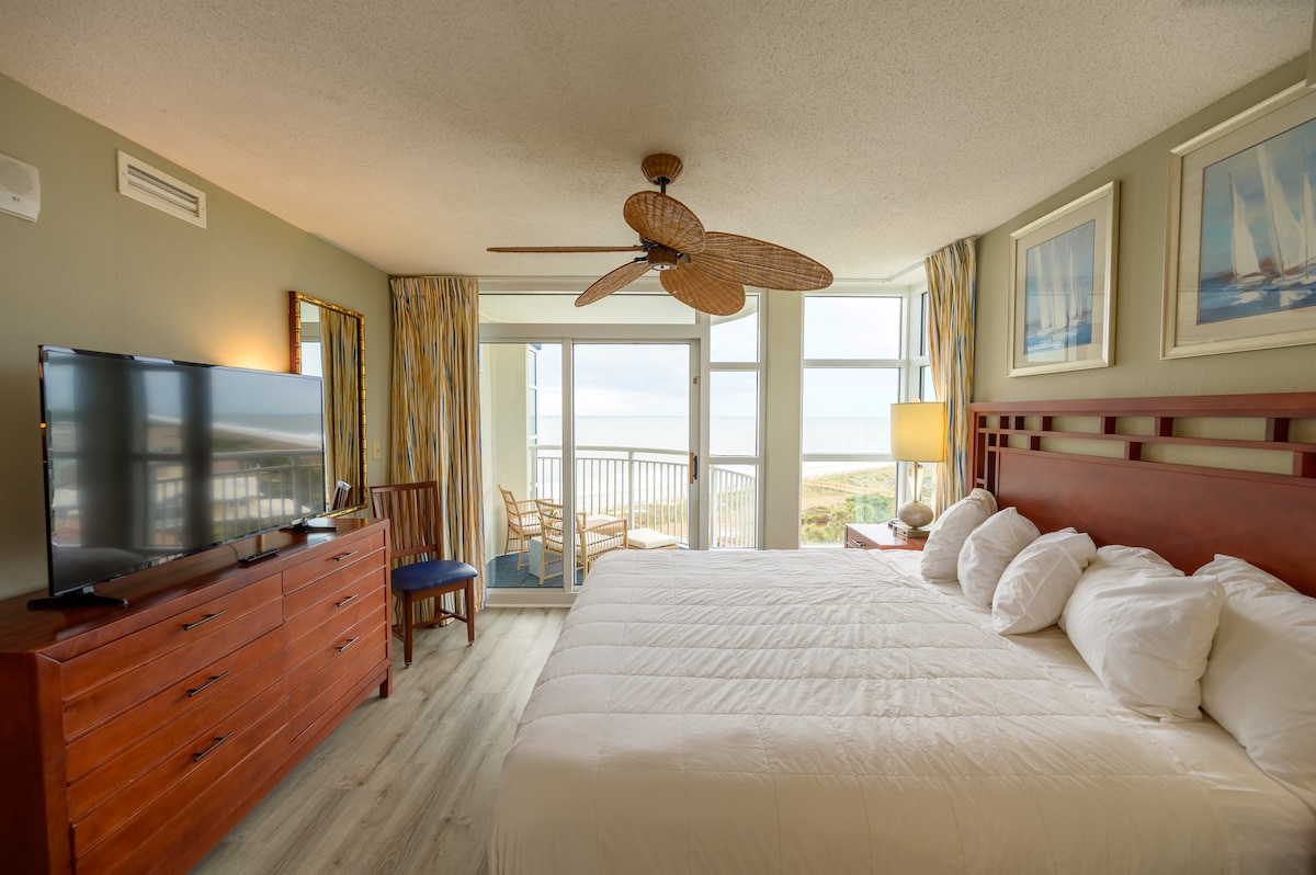 Oceanfront Condo w/ Heated Water Park and Pools