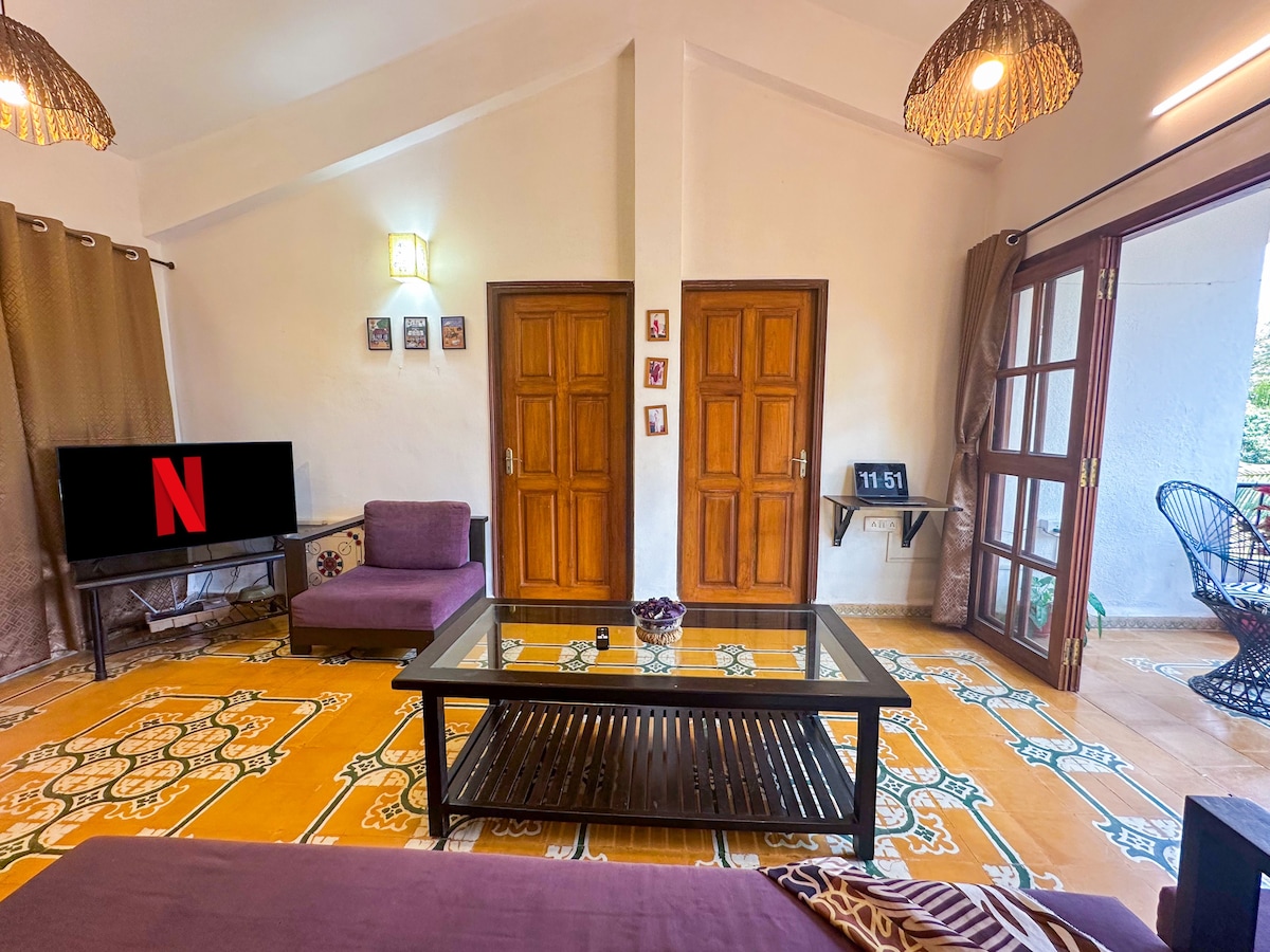 Vintage 2BHK Apt with Pool 5 mins from Baga Beach