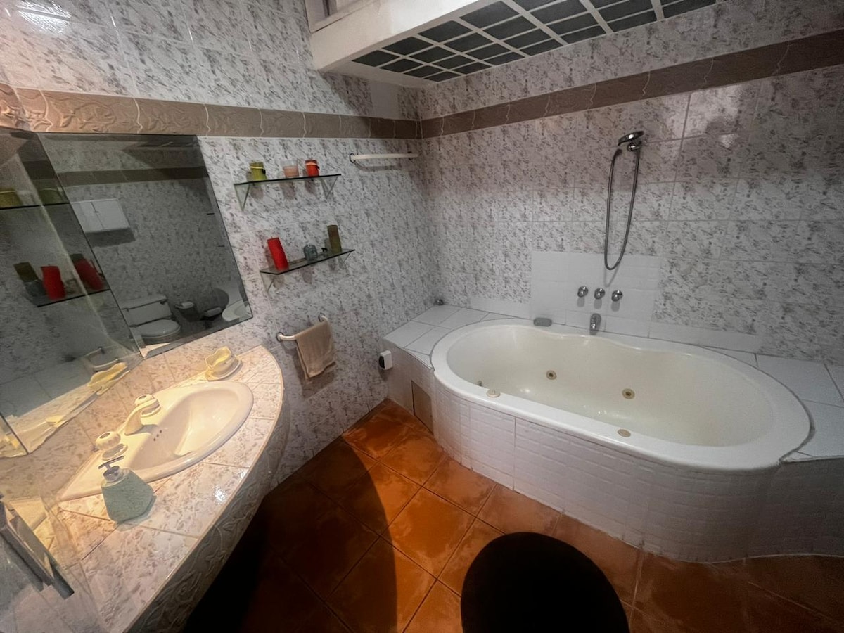 Linda casa con jacuzzi en Ancón