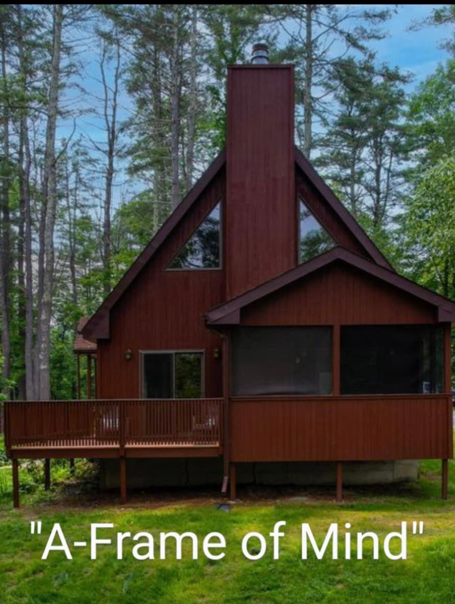 “A-Frame of Mind”- cozy get-away on Cossayuna Lake