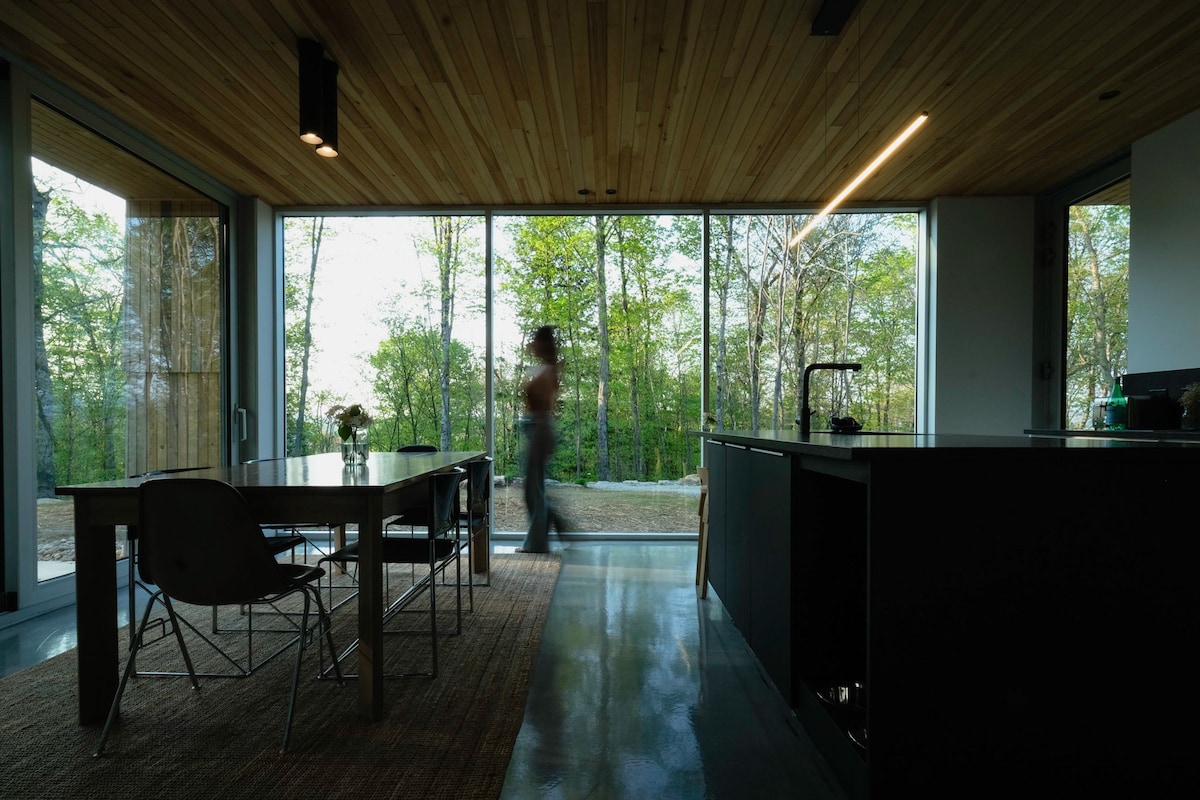 hintershelter: architecture space in tremblant
