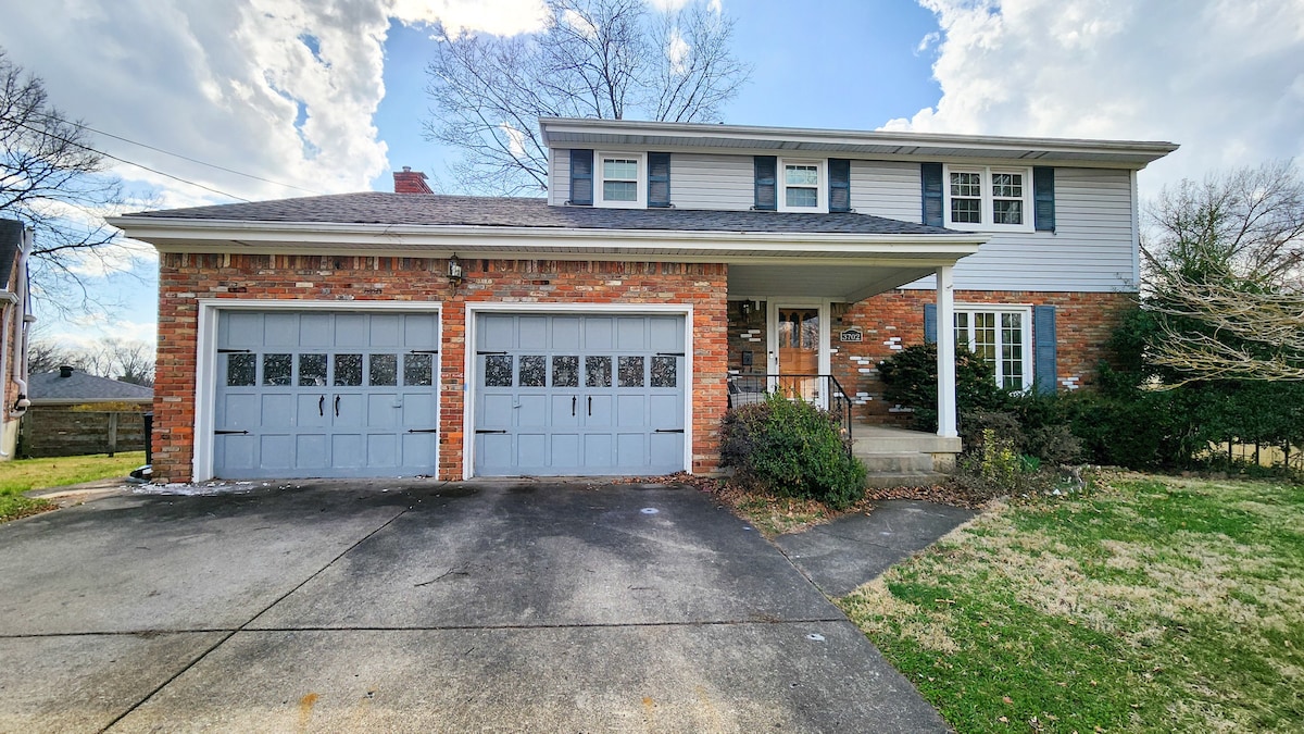 Spacious 2 Living Room Home Close to Expo Downtown