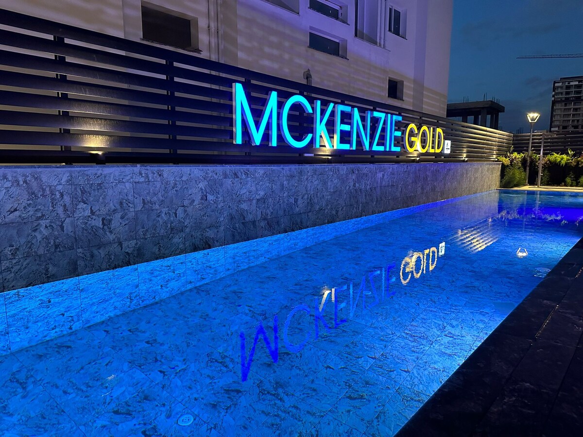 Luxury 2 Bedroom Pool View Apart Mckenzie Gold 16