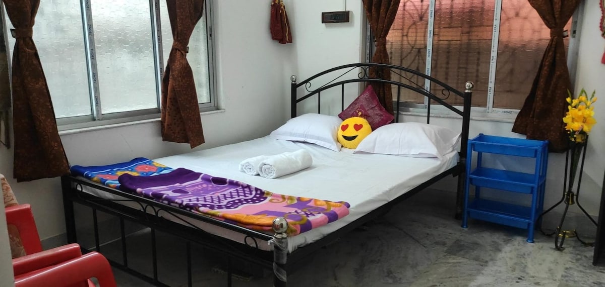 2 bedroom near bansdroni metrobus stand Tollygunge