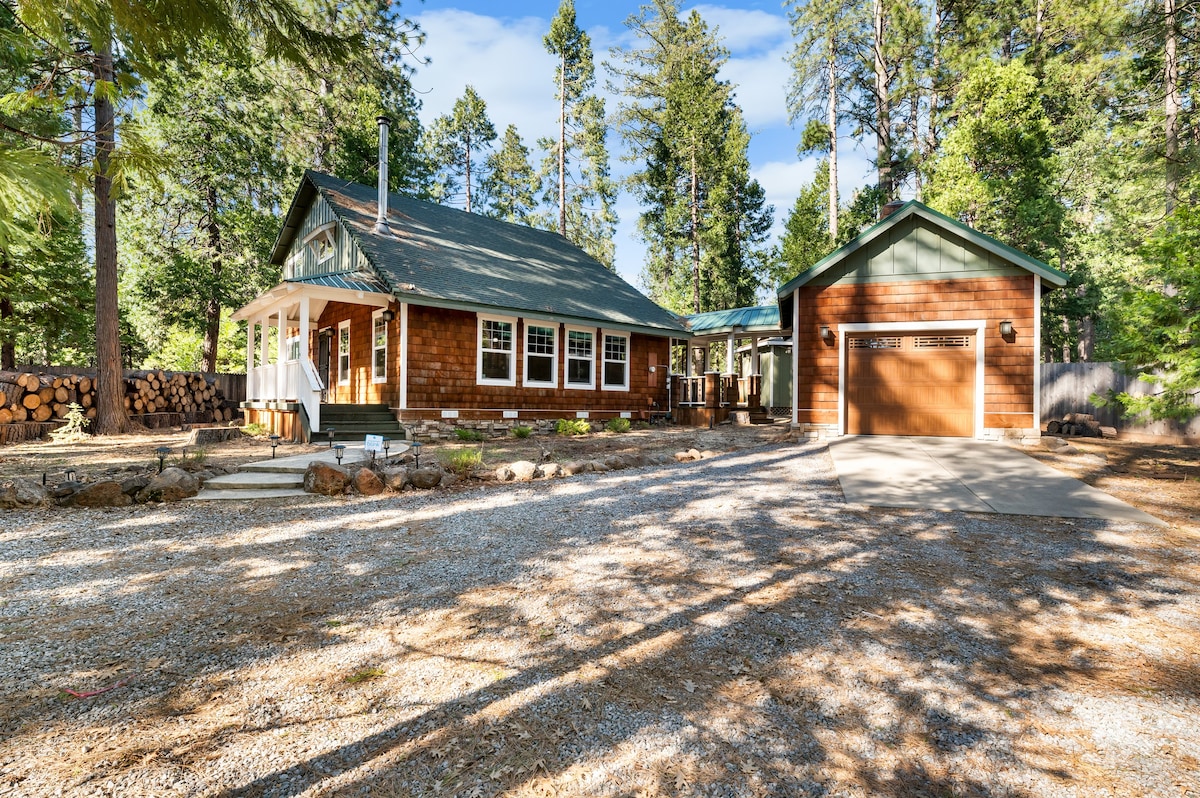 Rustic Chic Cabin near Lassen