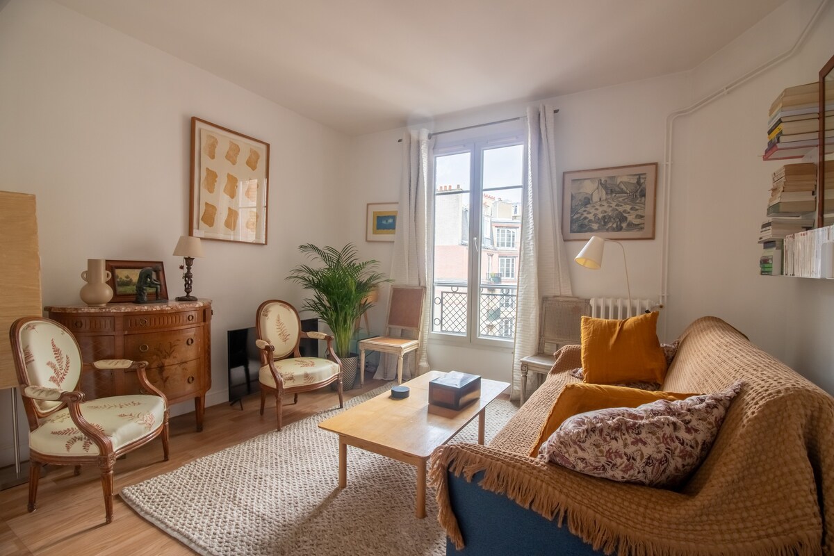Two-bedroom apartment in the center of Paris