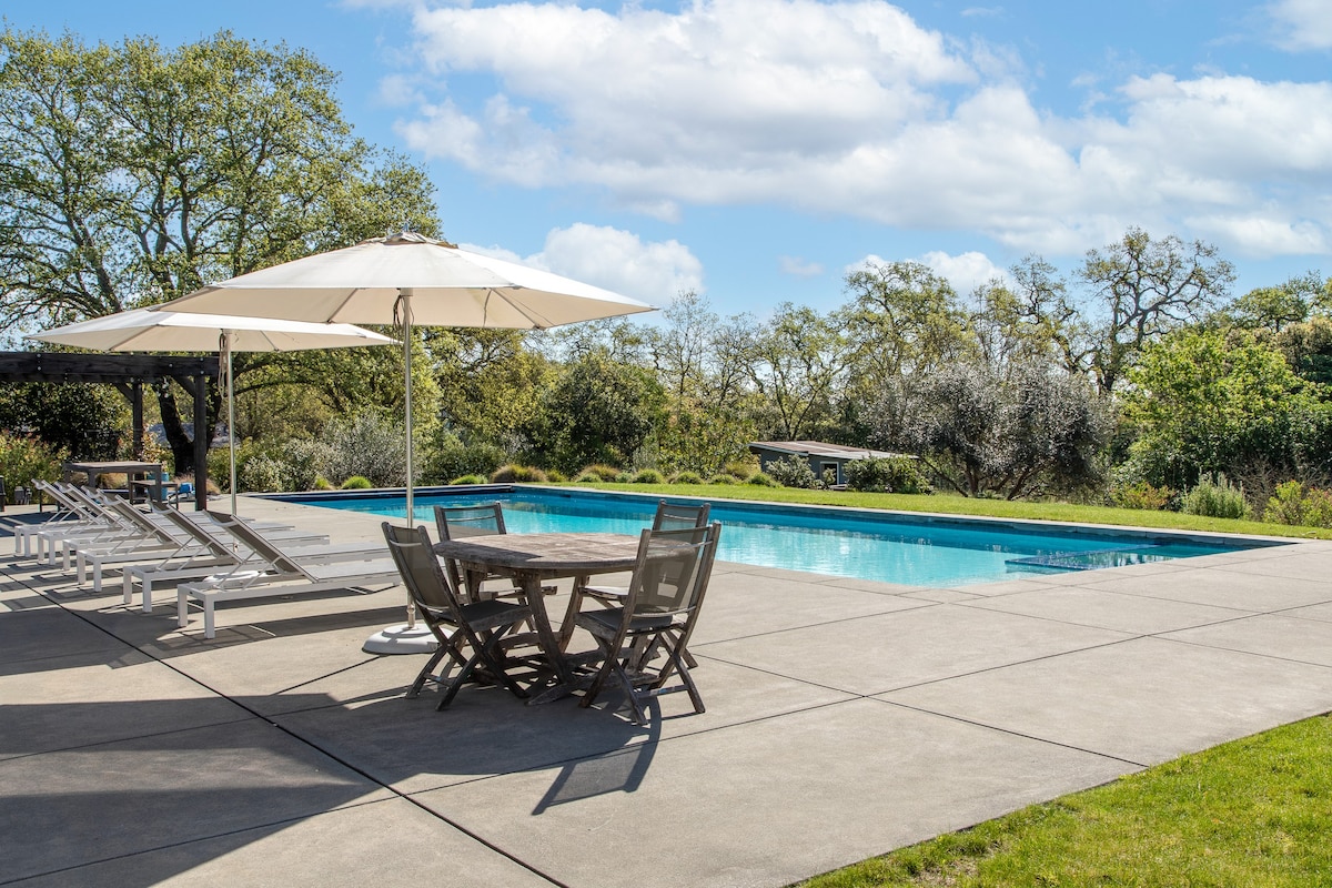 Private & peaceful 3 acres, 50ft pool & spa