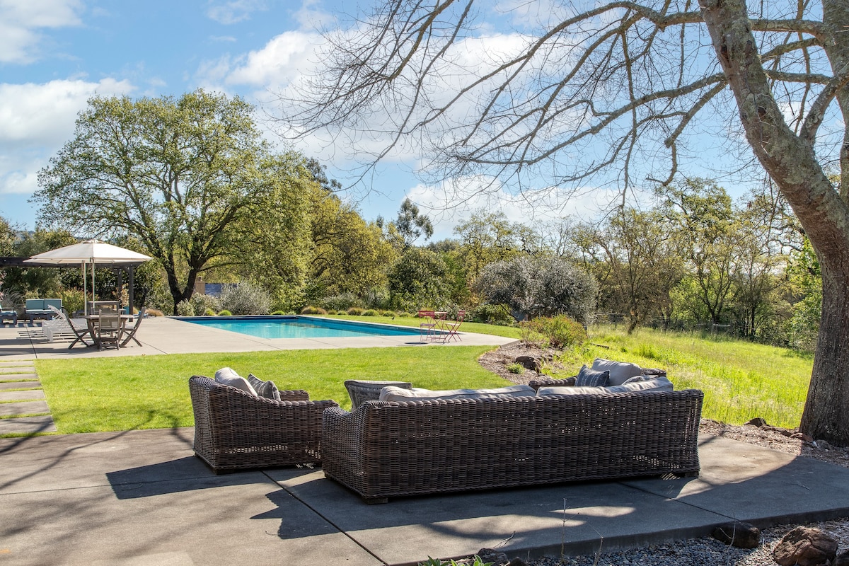 Private & peaceful 3 acres, 50ft pool & spa